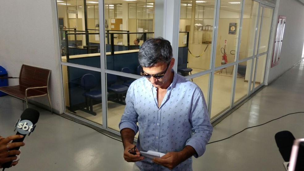 Ator Leonardo Vieira prestou queixa na DRCI (Foto: Nicolás Satriano/G1)